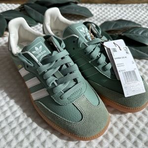 Brand new NWT Adidas Samba OG Size 7 Women in Silver Green